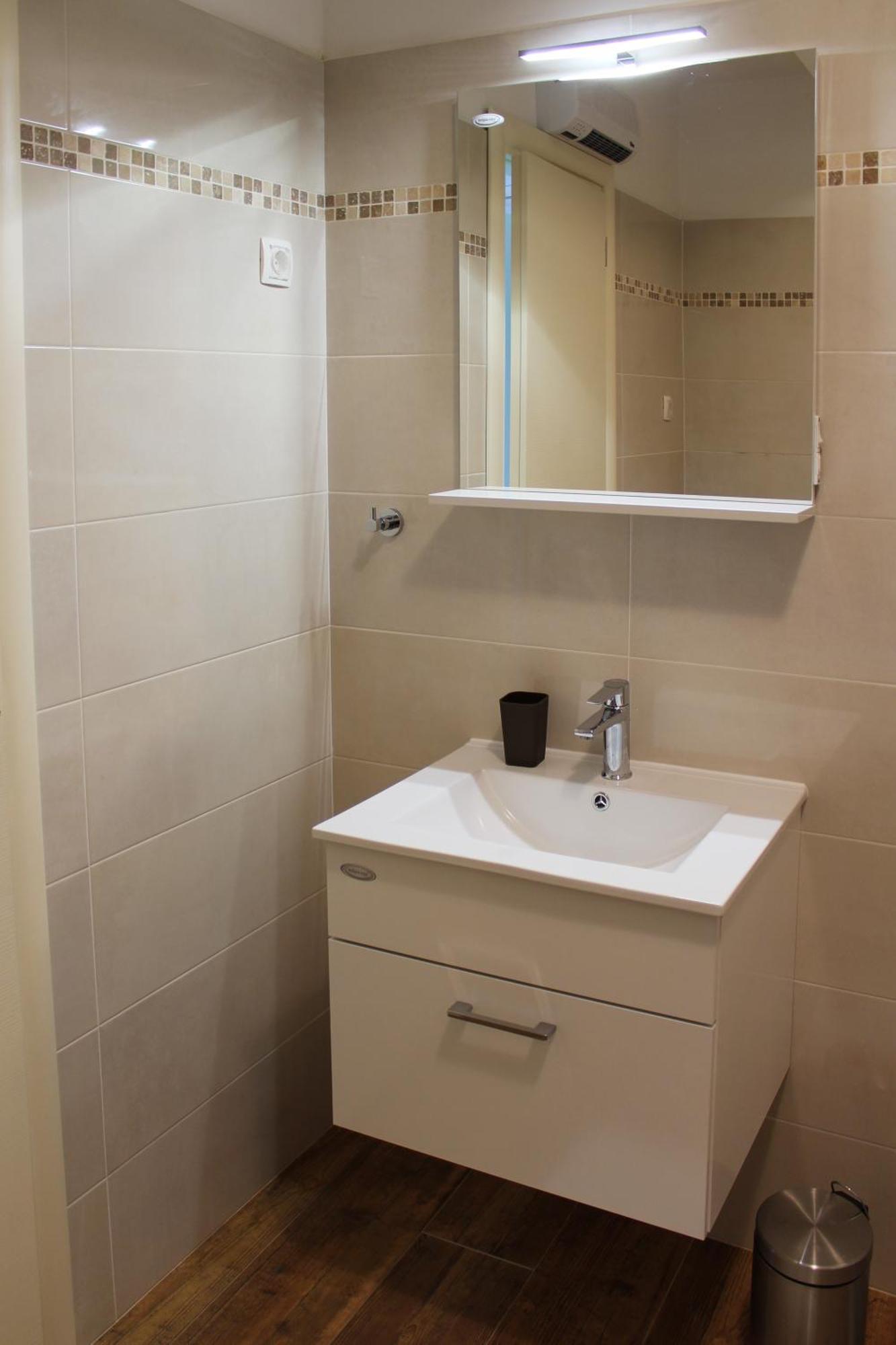 Apartmani Marin1 Vrbnik Ruang foto