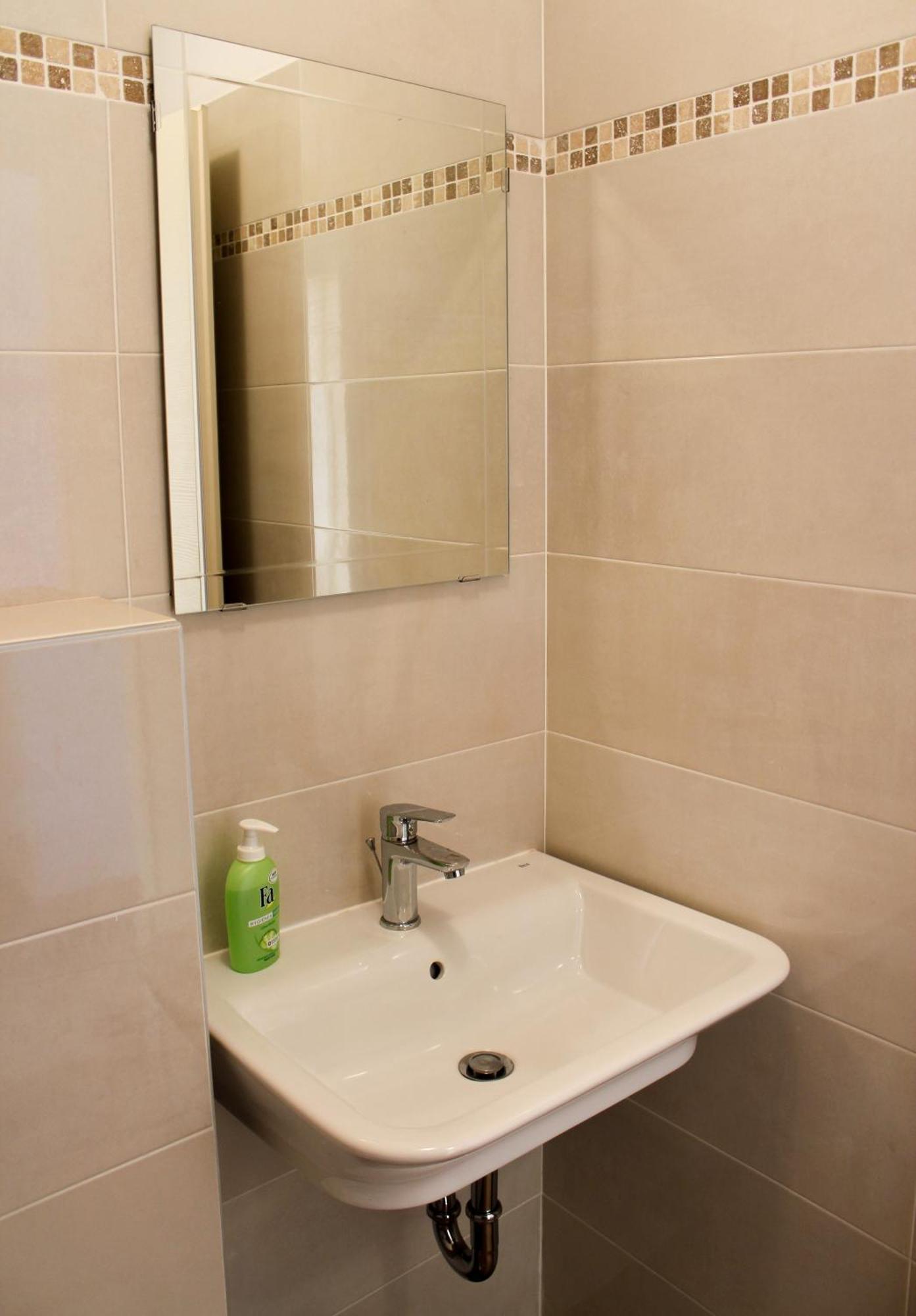 Apartmani Marin1 Vrbnik Ruang foto