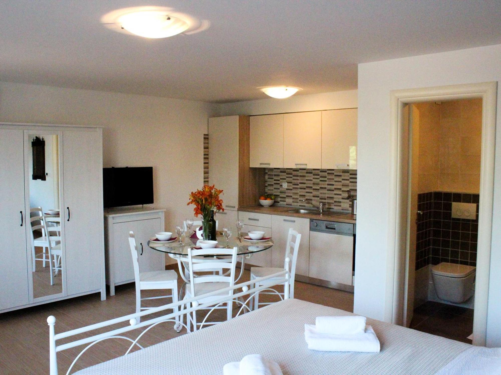Apartmani Marin1 Vrbnik Ruang foto